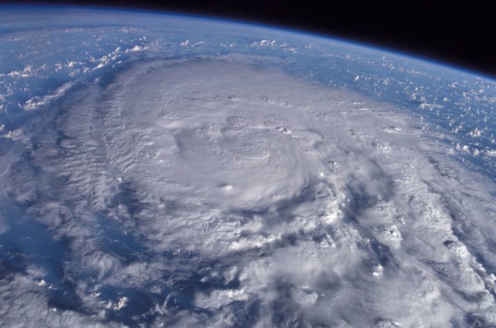 台風が来ると頭痛がする人の対処法