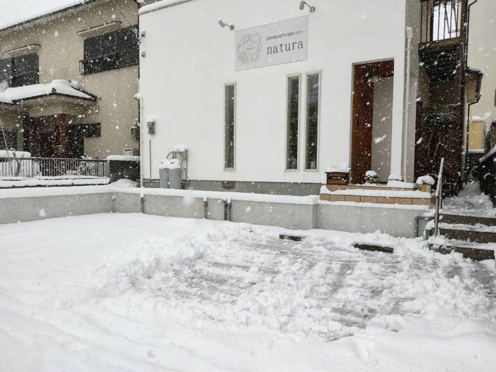 お店もすごい雪でした